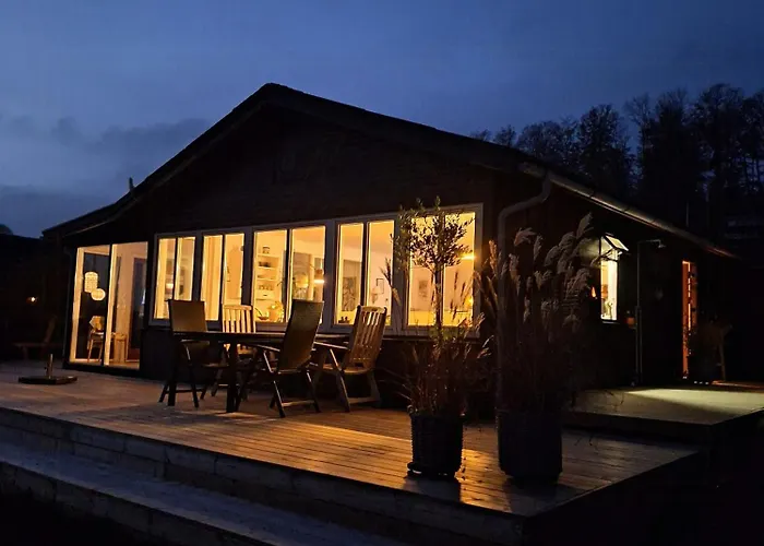 Feriehus Charming Summer House Near *